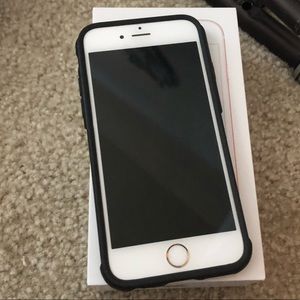 SOLD —- Rose Gold & Gold iPhones 6S —- SOLD
